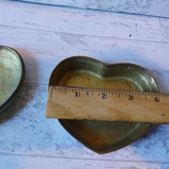 Mid Century Brass Heart Trinket Box - Picture 4 of 6
